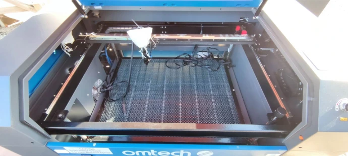 Le laser Omtech 80 W de l'atelier